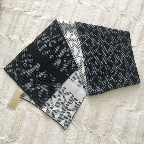 Michael Kors Accessories - NWT Michael Kors Scarf